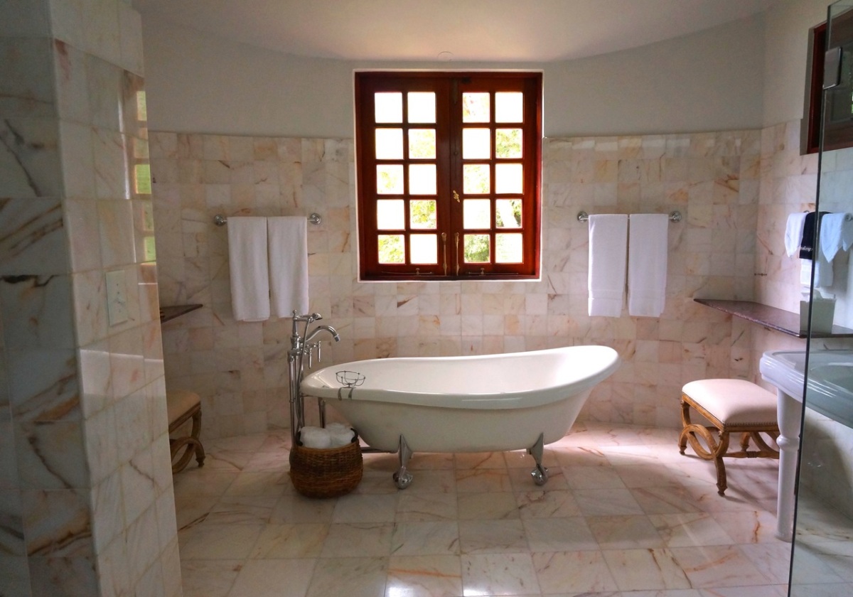 Advantages of Hiring Bathroom Renovation Contractors